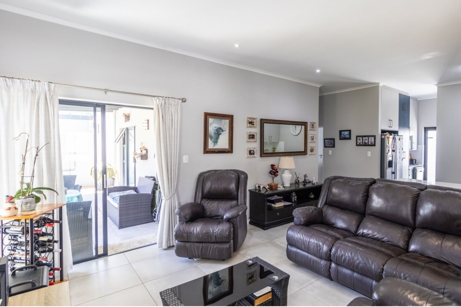 To Let 3 Bedroom Property for Rent in Aan de Wijnlanden Western Cape